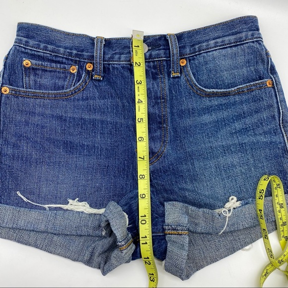 Women’s Levi’s Button Fly White Oak Blue Denim Short Size 27 - Picture 4 of 9